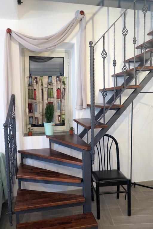 Il Nottetempo, Enna Centro Apartment Luaran gambar