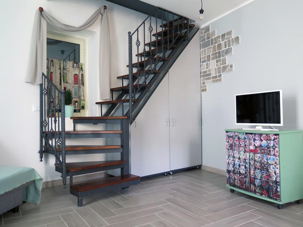 Il Nottetempo, Enna Centro Apartment Luaran gambar